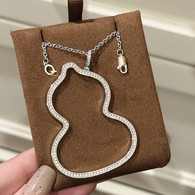 A6884 Qilin Jewelry Wulu Gourd Series Large Hollow Gourd Long Chain. The gourd,