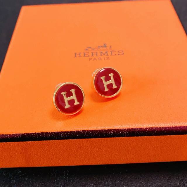 Hermes H-letter red stud earrings, new colorful earrings for spring, summer, aut