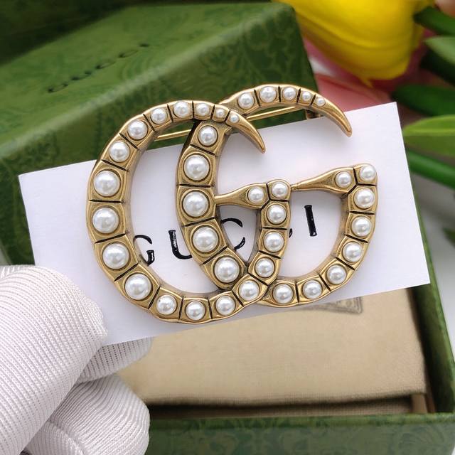 Item No. Gxz0005 New Gucci brooch, retro style, fashionable design, beautiful, b