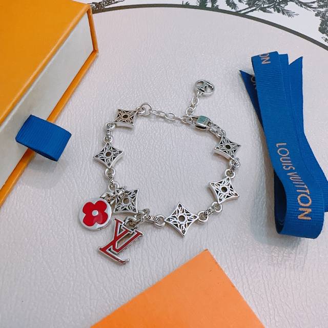 High-quality Louis Vuitton (LV) bracelet, original single item, new model, retro