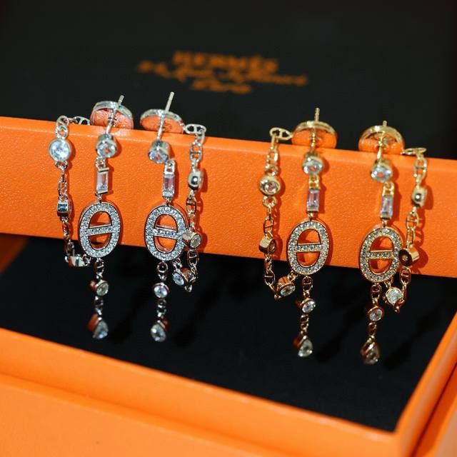 Exquisitely crafted full-diamond pig nose earrings, Hermes style, super trendy a