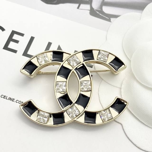 Chanel Brooch Hot Selling New Arrival Chanel 25 Black Gold Square Diamond Enamel