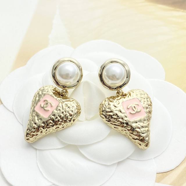Chanel earrings, best-selling style, newly arrived! Consistent with Zp Chanel 23