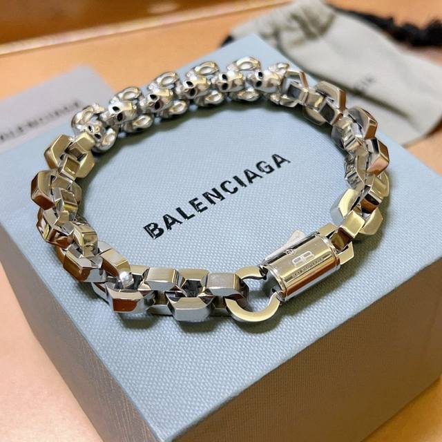 Original Balenciaga bracelet, brand new, identical to those in boutiques. A hot-