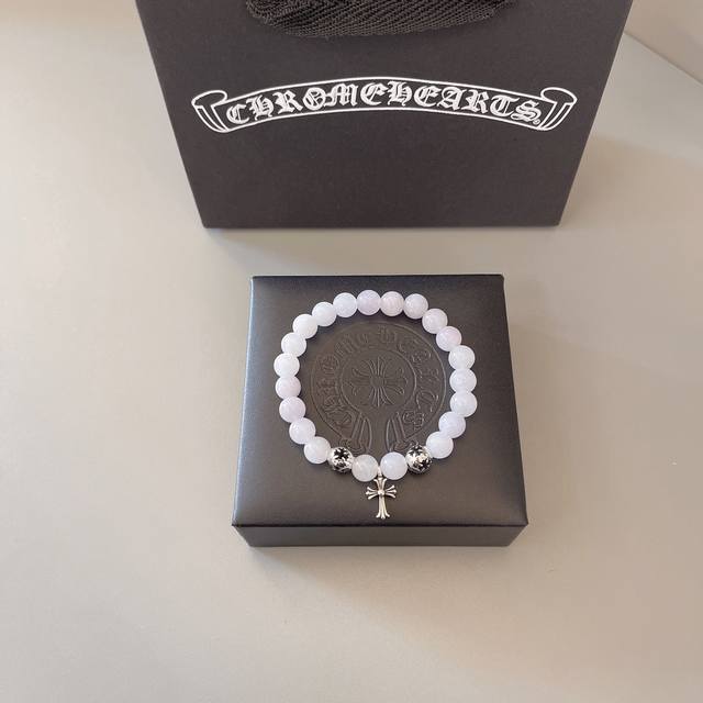 This is the latest Chrome Hearts replica bracelet! It's so cool! A must-have! Fa