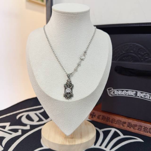 New boutique quality Chrome Hearts classic retro necklace. The embossed design a
