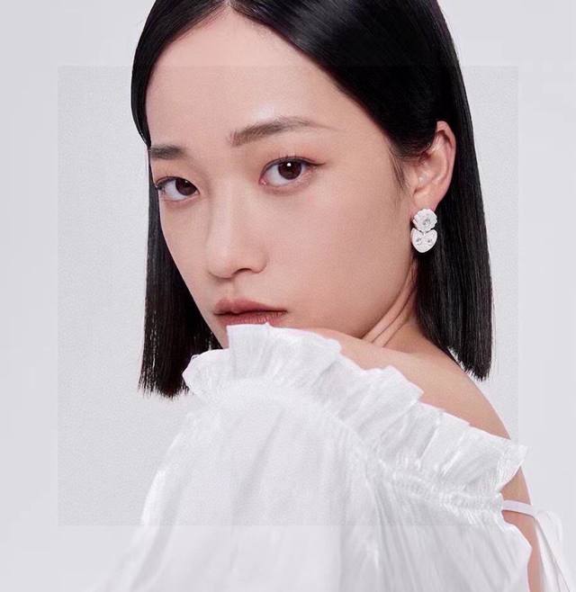 Bv New earrings with a unique and distinctive design that will overturn your imp