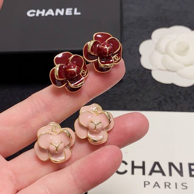 New Chanel Miniature Double C Simple Camellia Wine Red and Pink New Year Red Stu