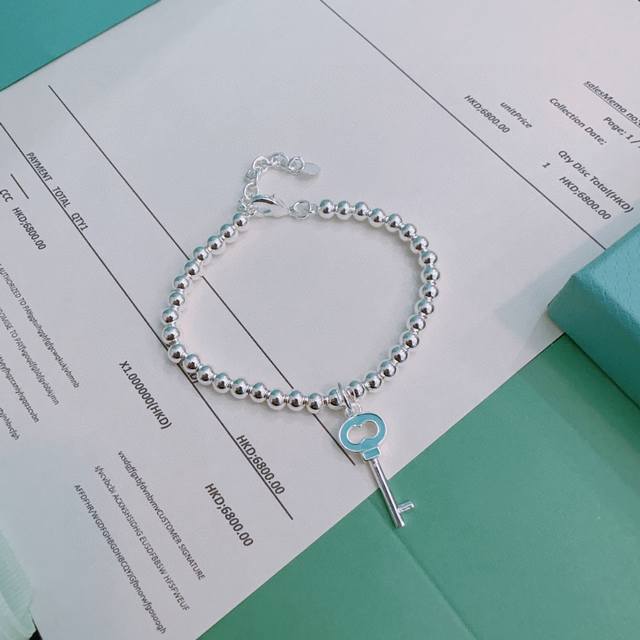 Tiffany & Co. boutique-style exquisite silver bracelet, celebrity-endorsed retro