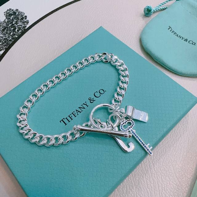 Tiffany & Co. Bracelet, exquisite silver version, celebrity style, vintage distr