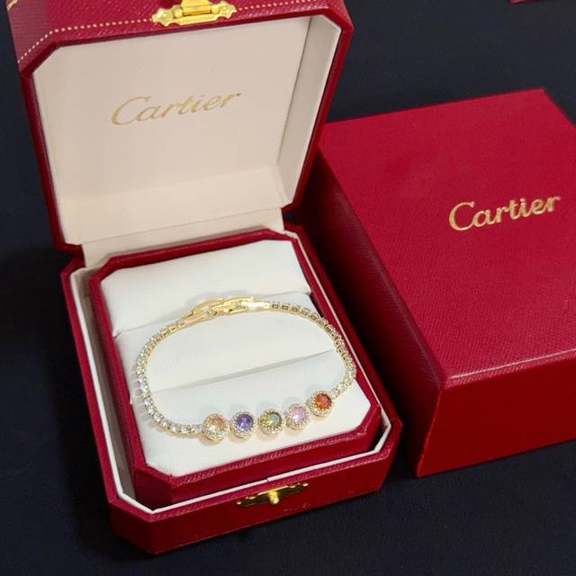 Cartier diamond-set bracelet, high-end custom version. Diamond setting craftsman