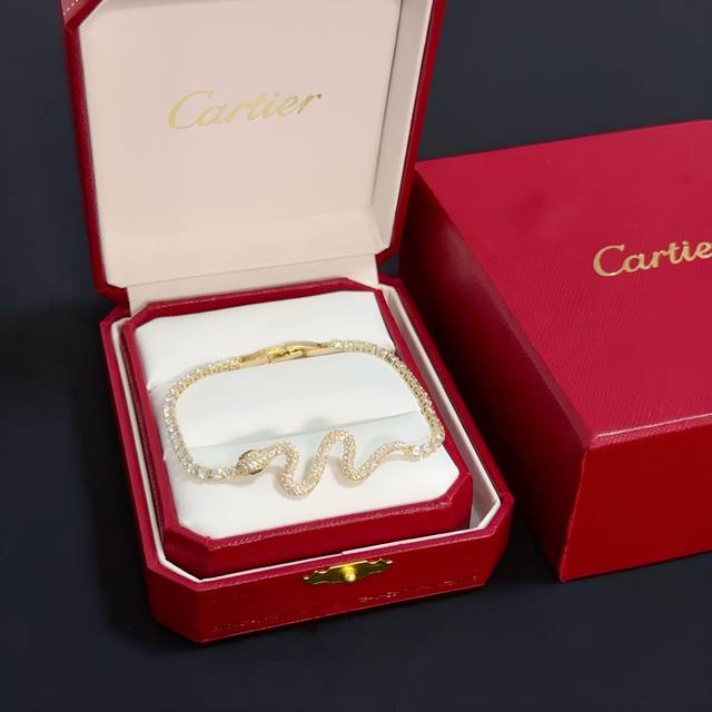 Cartier Diamond Bracelet, High-End Custom Version. Diamond setting craftsmanship