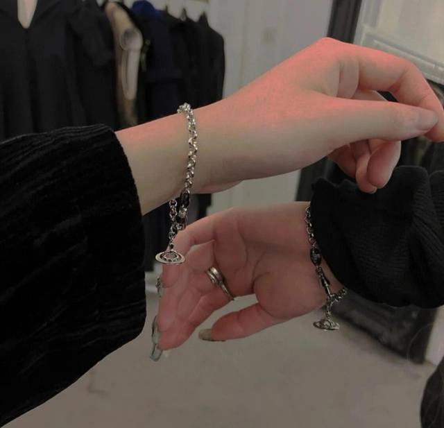 Vivienne Absolutely a must-have! The Pure Royal Crown is a classic symbol, its s