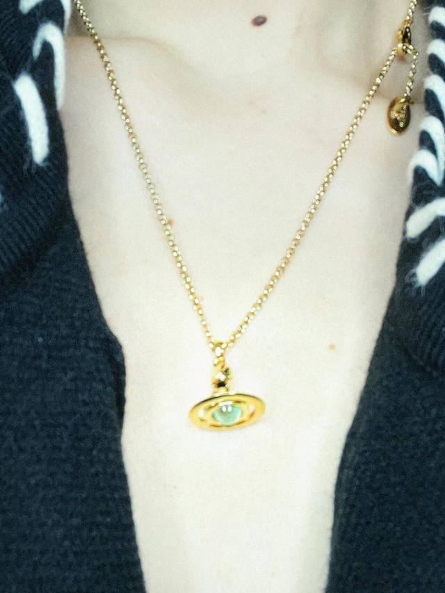 Vivienne Absolutely a must-have! The Pure Royal Crown is a classic symbol, its s