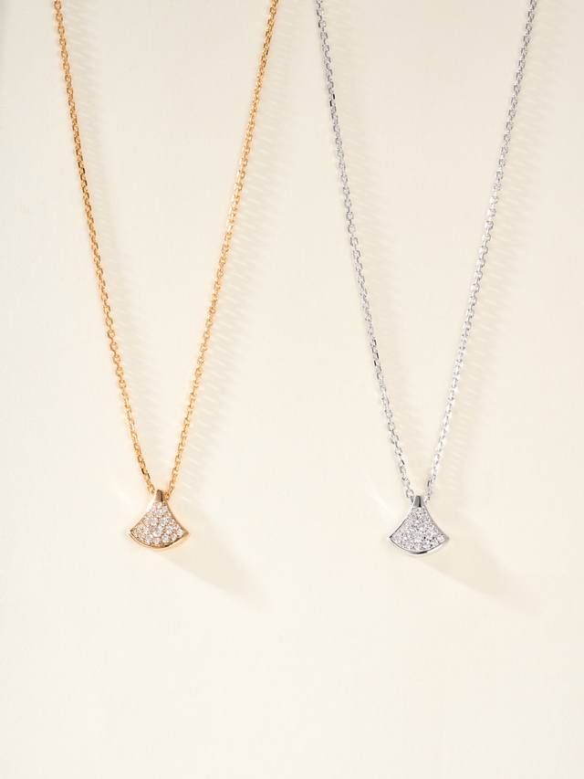 Divas'Dream series full diamond necklace, with a delicate and warm touch, not on