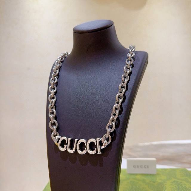 Luxury Gucci Necklace, Latest Model, Higher-End Chain, Celebrity Style. The enti