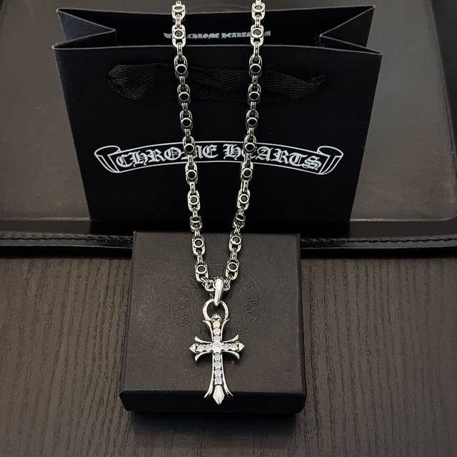 New boutique quality Chrome Hearts classic retro black diamond necklace with ful