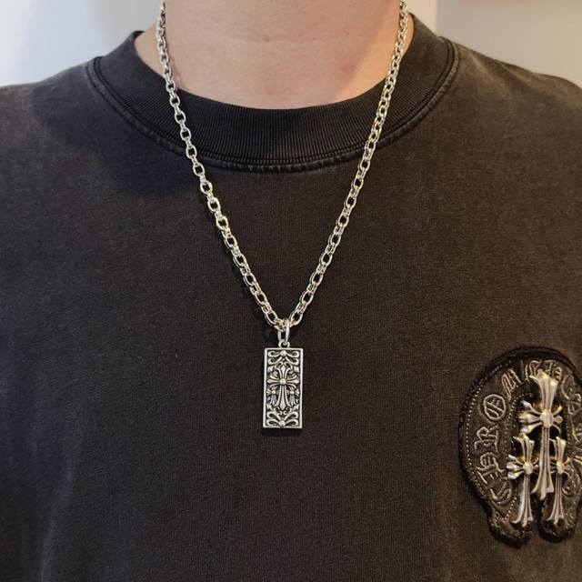 New boutique quality Chrome Hearts classic retro letter necklace with square cro