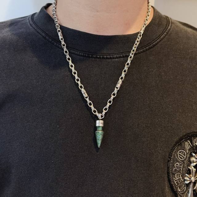 New boutique quality Chrome Hearts classic retro necklace with green diamond bul