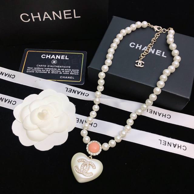New heart-shaped necklace, Chanel official website new Chanel full diamond choke