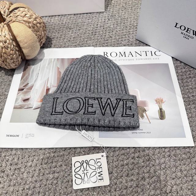 Loewe Fall/Winter New Beanie, Fashionable Designer Style, Unisex, Available in 4
