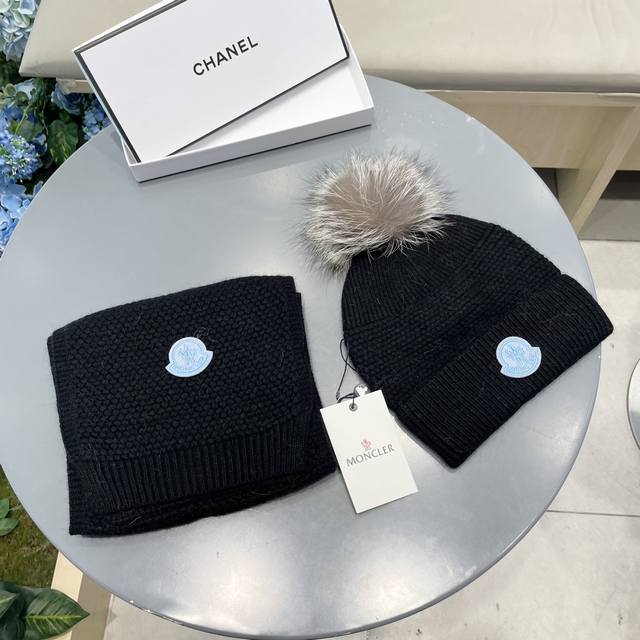 Moncler scarf and hat set, warm and stylish, with a 15cm fox fur pom-pom. Casual