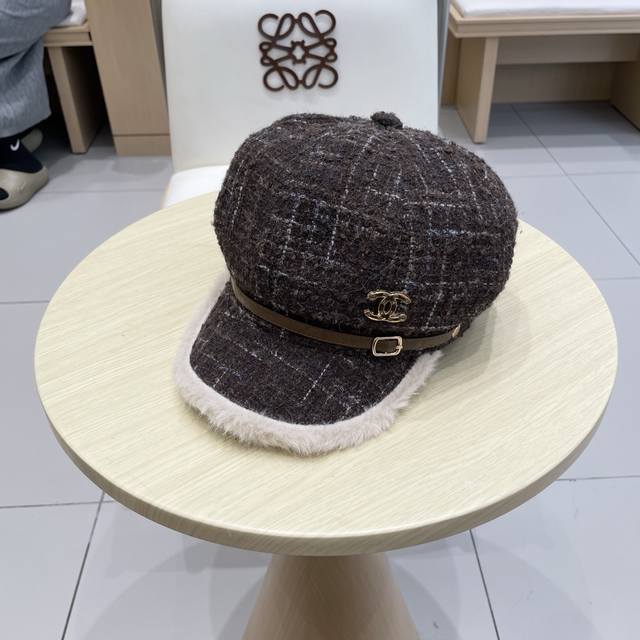 Chanel Autumn/Winter British Retro Octagonal Painter Hat, Fleece-lined Thickened