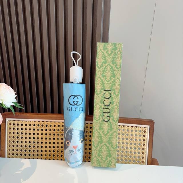 Gucci's new cat pattern tri-fold automatic folding umbrella, made with imported