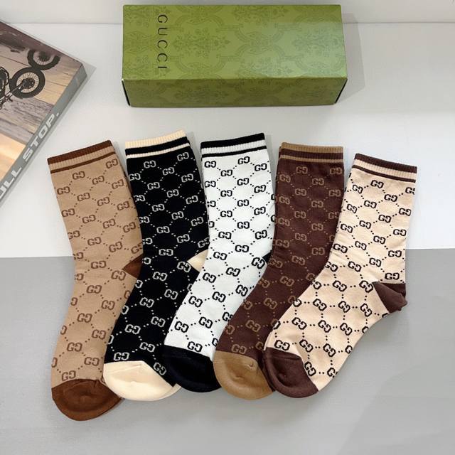 A box of 5 pairs of Gucci classic style knee-high socks, high-quality pure cotto