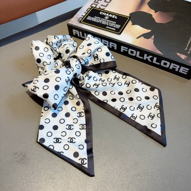 Chanel double C logo ribbon ponytail hair tie with butterfly design, high-end Ko