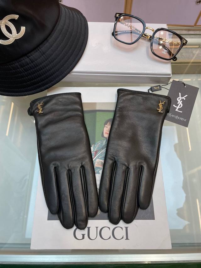 Hot Selling Item: YSL Top-Tier Original Women's High-End Lambskin Gloves, 100% I