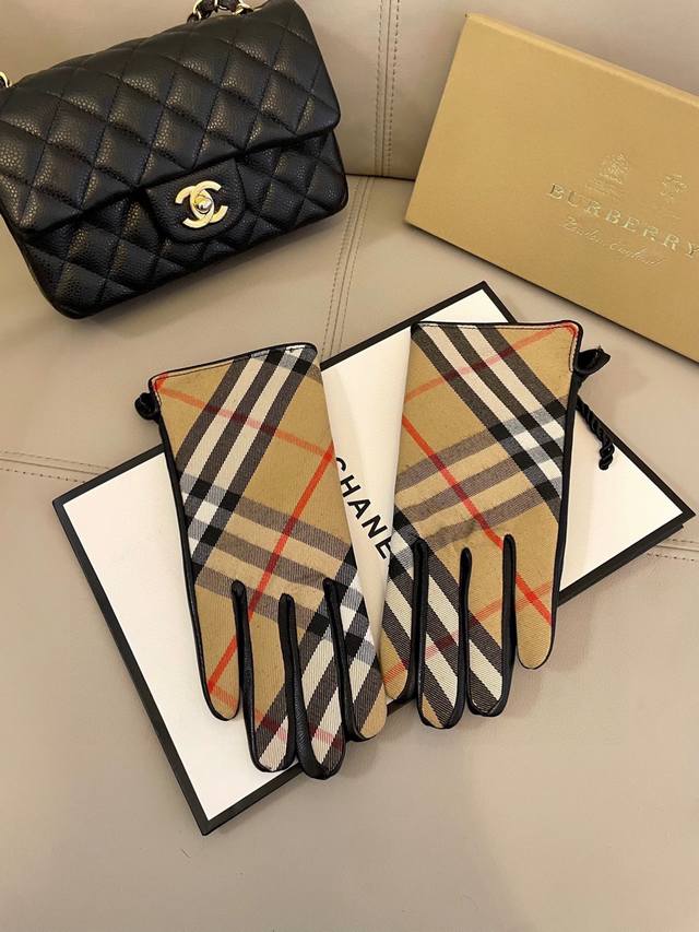 Burberry New Fabric and Leather Gloves with Touchscreen - Perfect for Autumn/Win