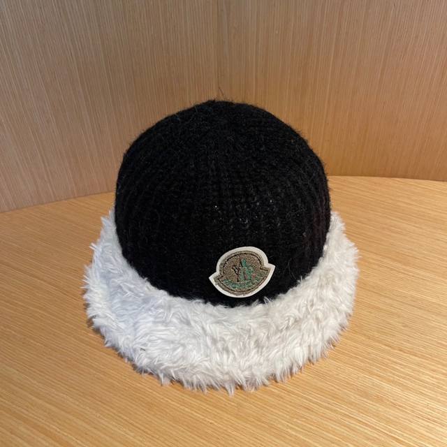 Moncler's new autumn/winter plush, thick fisherman's hat is super popular and ha