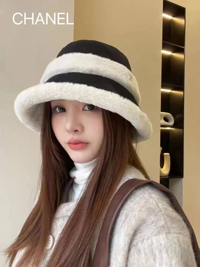 Chanel Fall/Winter New Color-Blocked Bucket Hat, Elegant Style Ddd