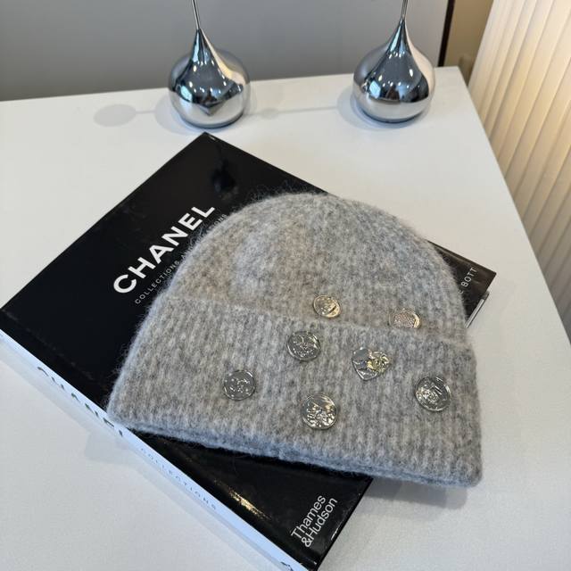 Chanel new wool beanie, 100% wool, Ddd