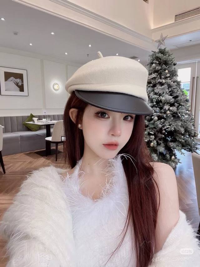 White Prada new duckbill military cap, 100% wool, head circumference 57cm, adjus