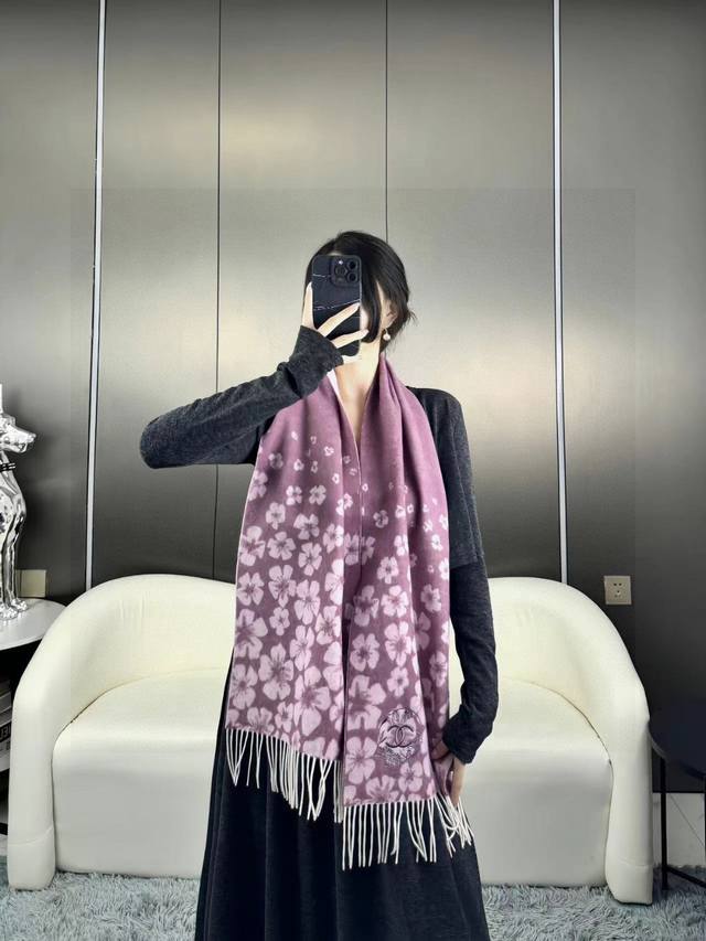 New Arrival! 2025 Fall/Winter Chanel Unisex Scarf, same style as in boutiques, h