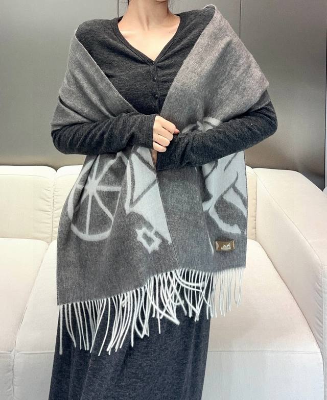 Hermes highly recommended! Made of incredibly warm, soft, and skin-friendly wool