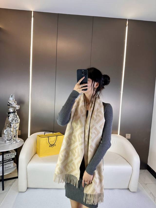 Fabric: Cashmere Size: 45* Color: Coffee, Red, Gray, Milk Tea A top choice for f