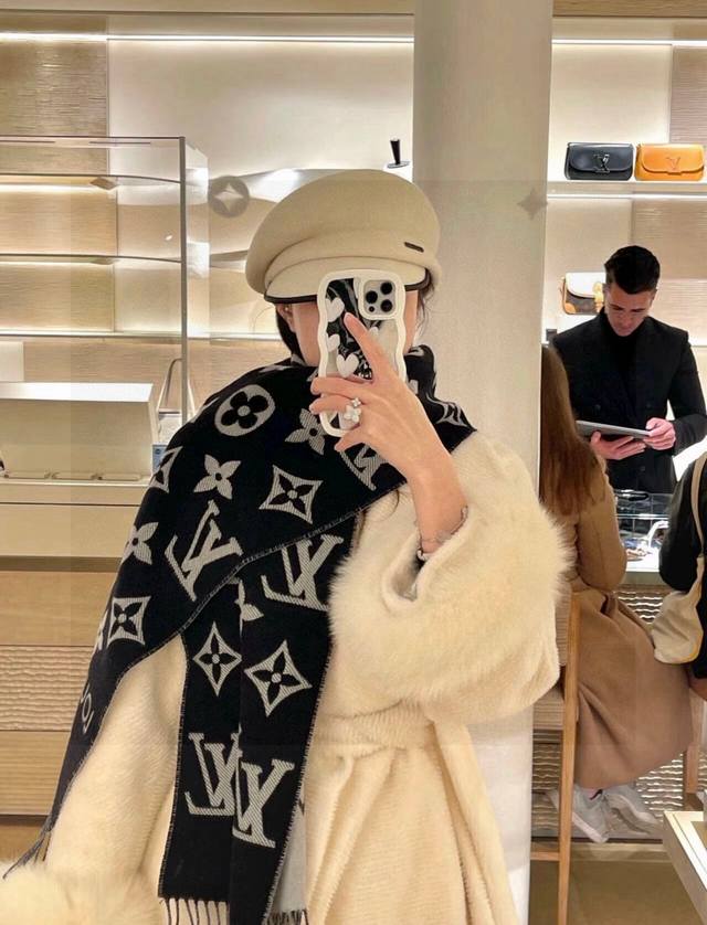 Precious Dragon Lv Essential Scarf welcomes the Lunar New Year with classic bran