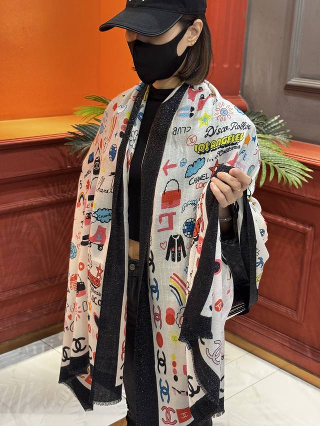 Glowing Scarf, 2025 Fall/Winter Ready-to-Wear Collection - Chanel. This collecti