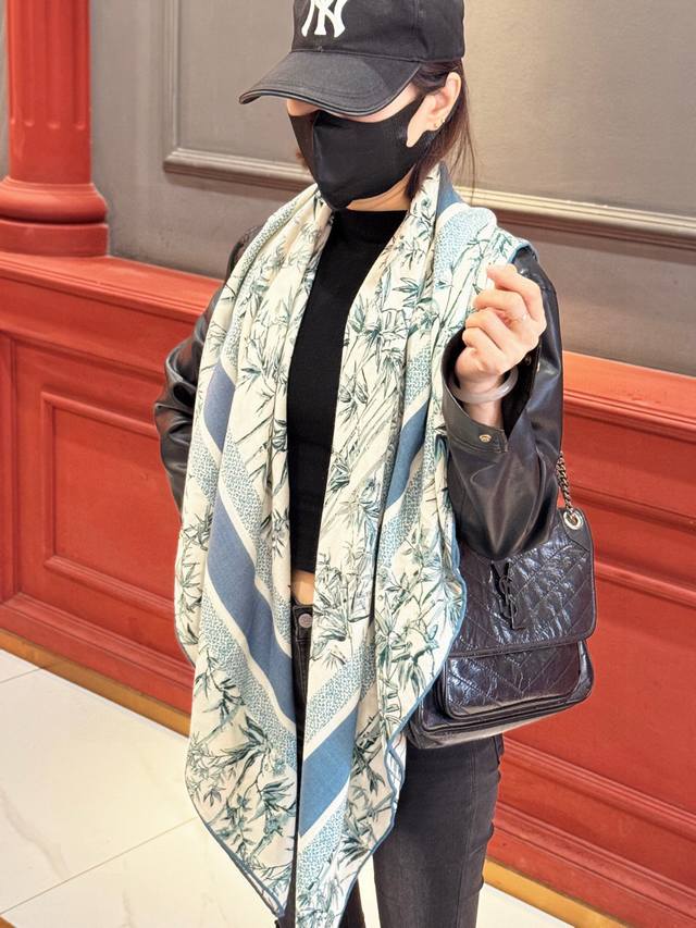 Dior 140cm Silk & Wool Reversible Tonal Print Shawl (Ddd) 140cm Silk & Wool Fabr