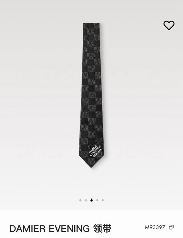 This tie is crafted from a blend of mulberry silk trim and incorporates brand el