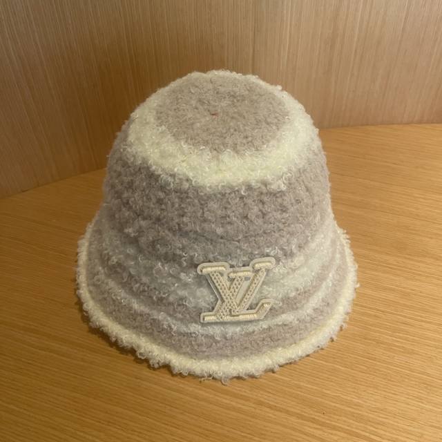 Louis Vuitton plush bucket hat for women, autumn and winter, Japanese style, ver