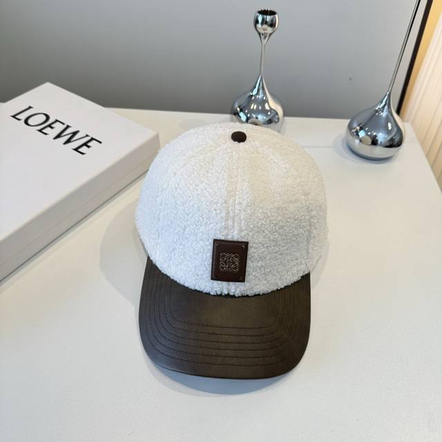 Loewe new baseball cap, head circumference 57cm Ddd