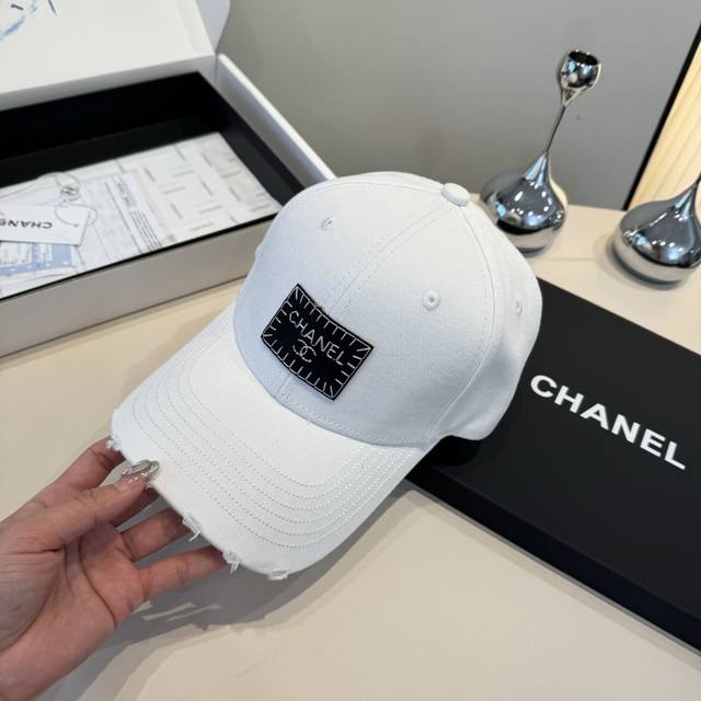 Chanel new baseball cap, haute couture, head circumference 57cm.