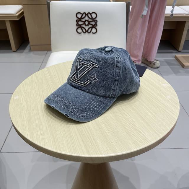 Louis Vuitton New Denim Baseball Cap Washed denim style, full of street style Pe