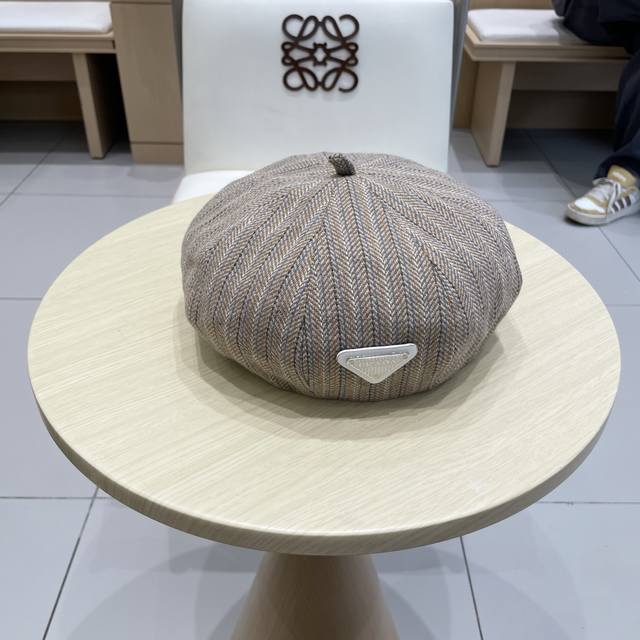 Prada Women's Beret 2025 New Spring/Summer Style, Large Head Size Makes Face Loo