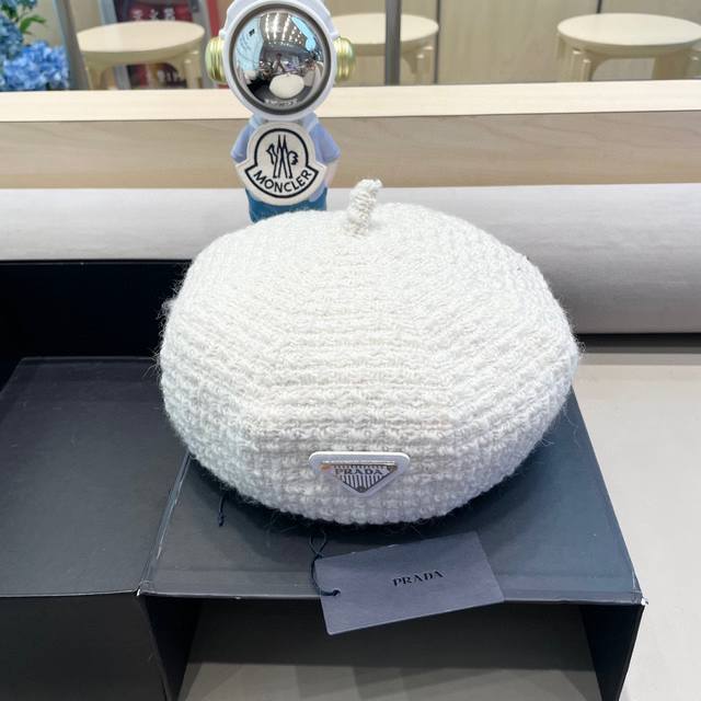 Prada British Style Wool Beret Hat for Women, Autumn and Winter Warm and Versati