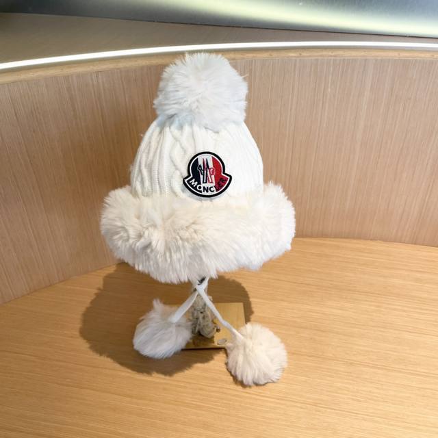 Moncler New Cute Pom-Pom Fleece Knitted Earflap Hat, Warm and Thick, Lei Feng Ha